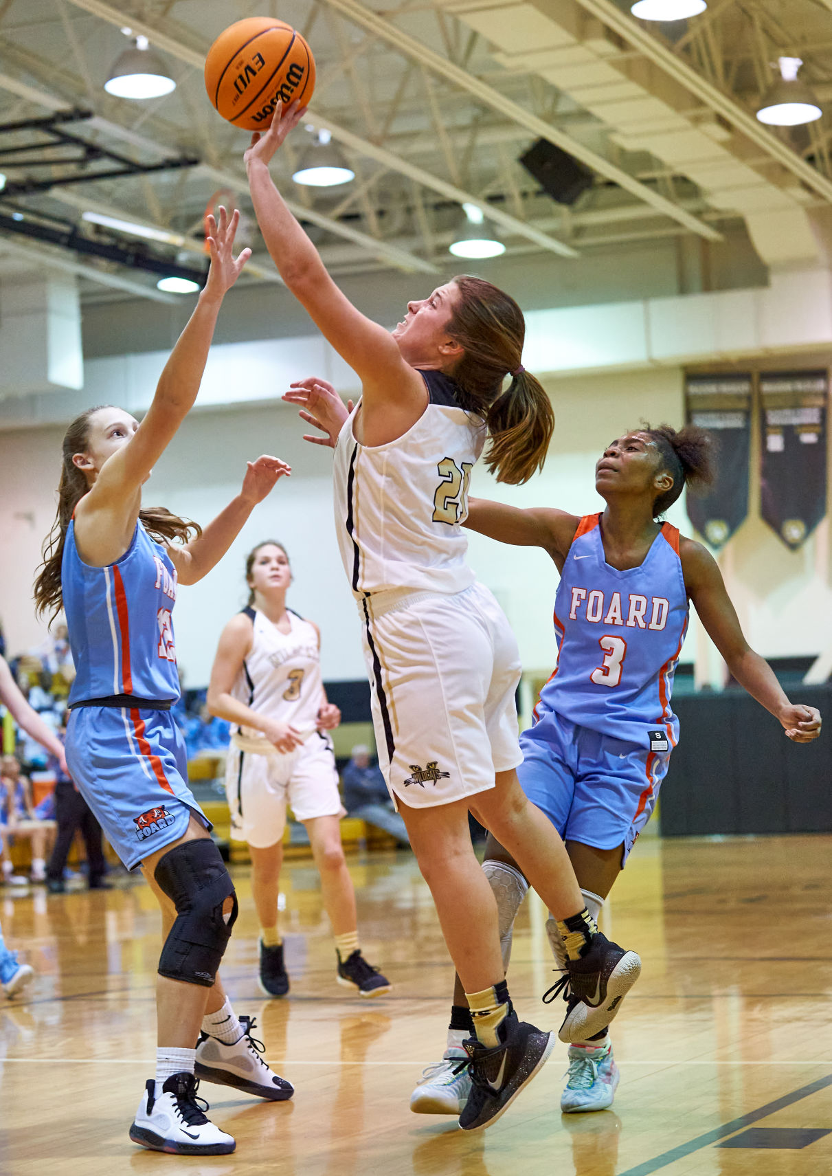 200103 DHS BBALL 15.jpg